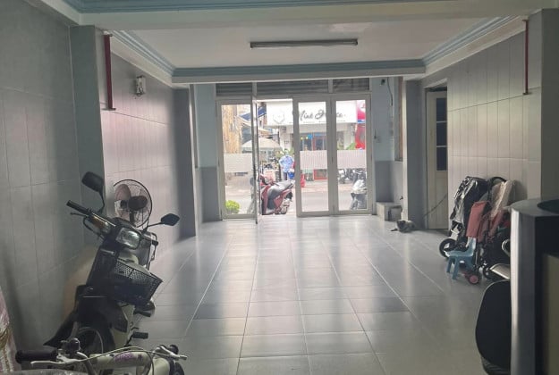 Bán nhà hẻm 5m Tân Sơn Nhì, ngang 4.4m, sổ vuông, nhà mới