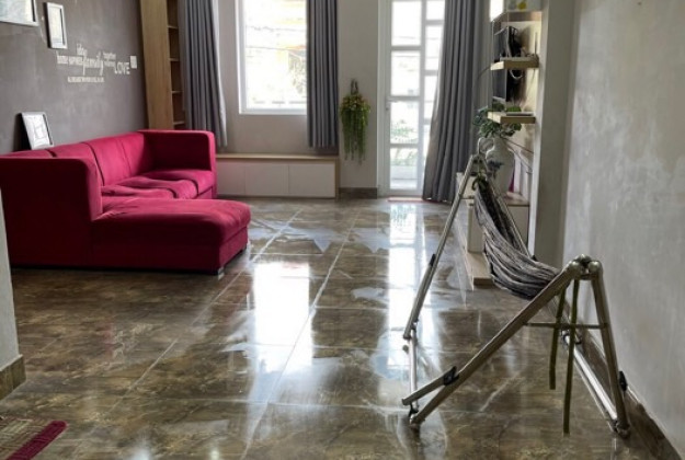 Bán nhà hẻm 5m Lũy Bán Bích, ngang 5.7m, 120m2, cạnh ngã tư Hoà Bình chỉ 10 tỷ hơn