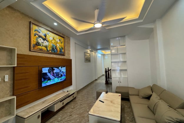Bán Nhà Dân Xây 4 Tầng Ngọc Thụy, Long Biên, 45m², Giá 7,45 tỷ, ô tô gần nhà