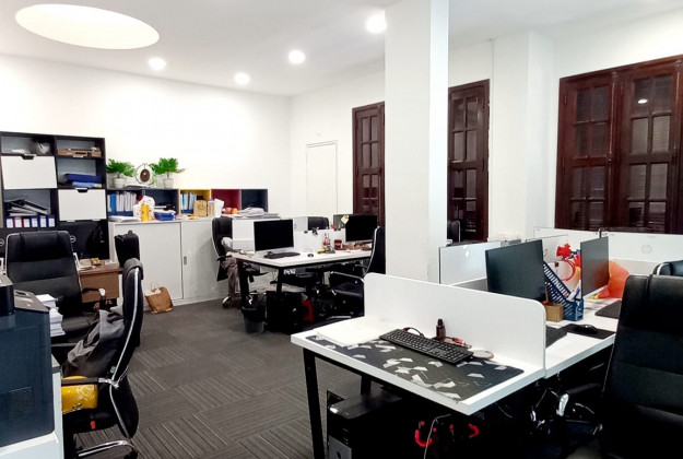 Bán tòa nhà văn phòng Phan Anh, hẻm 5m, ngang 10m, thang máy, cạnh chợ, 13 tỷ hơn