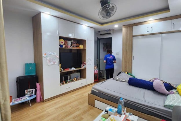 Bán nhà phố mặt tiền Lê Văn Qưới, kinh doanh sầm uất, 60 m2, giá tốt