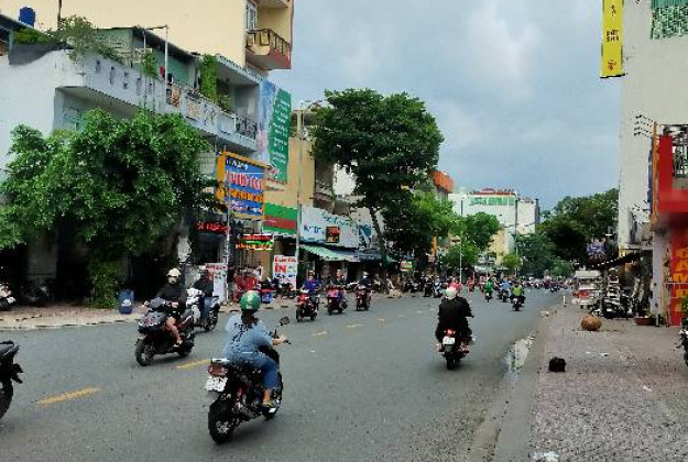 Bán nhà mặt tiền Gò Dầu, ngang 4m, gần chợ Tân Hương, kinh doanh sầm uất