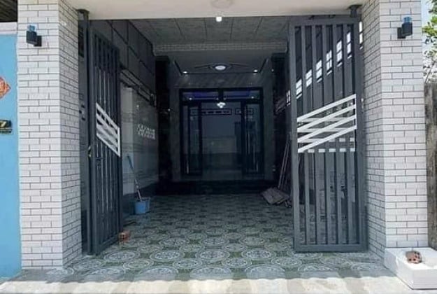 Bán gấp nhà cấp 4, diện tích 105m2, sổ riêng, giá 590tr cách trung tâm Củ Chi chỉ 2km