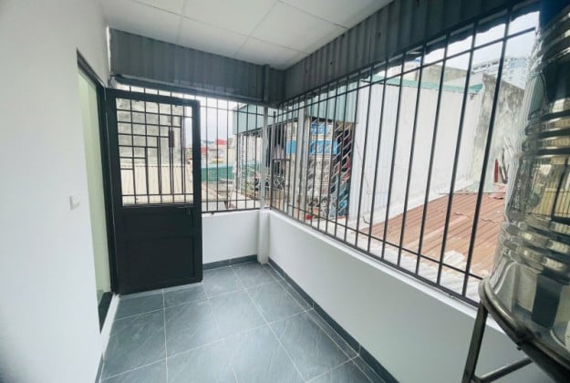 Bán nhà ngõ 147 Tân Mai, 5 tầng, ở ngay, giá chỉ 4.55 tỷ