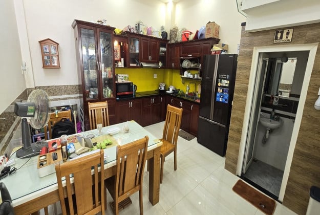 Bán gấp nhà 2 tầng, hẻm xe hơi, Đặng Văn Bi, Trường Thọ, Tp. Thủ Đức