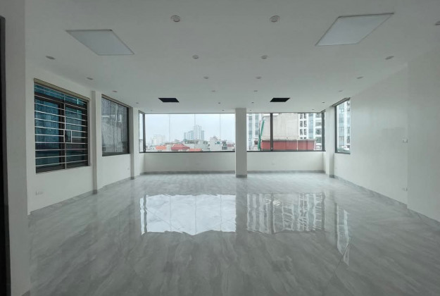 Bán nhà mặt phố Hoàng Mai, lô góc 2 mặt tiền, 7 tầng thang máy, giá 32 tỷ