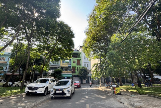 Bán nhà mặt tiền Khu Tên Lửa, ngang 4m, sổ vuông, mới xây, khu phân lô, cạnh công viên, giá tốt