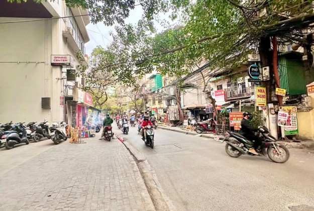 Nahf mặt phố Vũ Thạnh Đống Đa, vị trí đẹp đường 2 chiều kinh doanh, diện tích 65m2 x 5 tầng, 22.5 tỷ