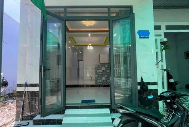 Bán gấp nhà 93m2, Giá 660 Triệu, sổ hồng riêng ở xã Tân Hiệp, Huyện Hóc Môn, vỡ nợ gấp