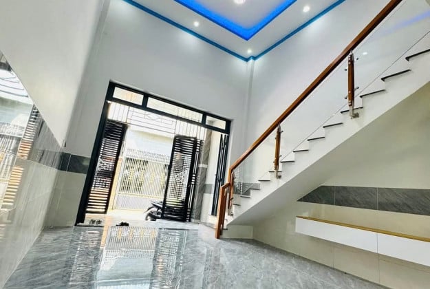 Nhà Bán Ngộp 100m2 Xã Tân Hiệp, Hóc Môn giá 670 Triệu có Sổ Hồng Riêng