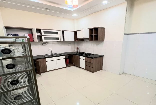 Bán gấp nhà phố 3 tầng siêu đẹp, hẻm xe hơi liền kề Kha Vạn Cân, full nội thất, 3pn4 wc, 84 m2 đất