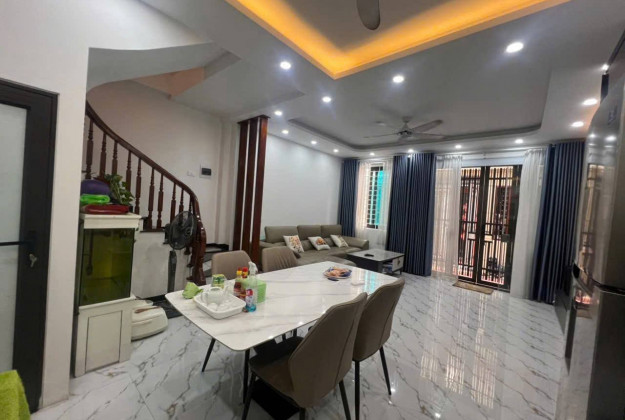 Chính chủ bán nhà tổ 12 Yên Lộ, vị trí đẹp, giá tốt