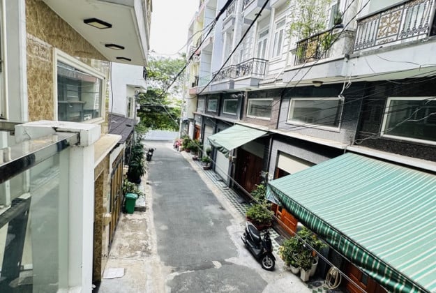 Bán nhà Hẻm xe hơi Cống Lở, ngang 4.6m, 4PN, nhà mới, gần chợ, nở hậu, giá rẻ