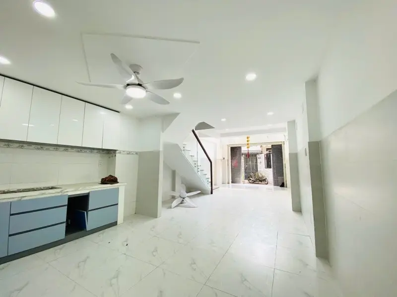 Bán nhà mặt phố đường Hồ Văn Tư, Trường Thọ, Thủ Đức, 6.5 tỷ, 56m², 3 tầng