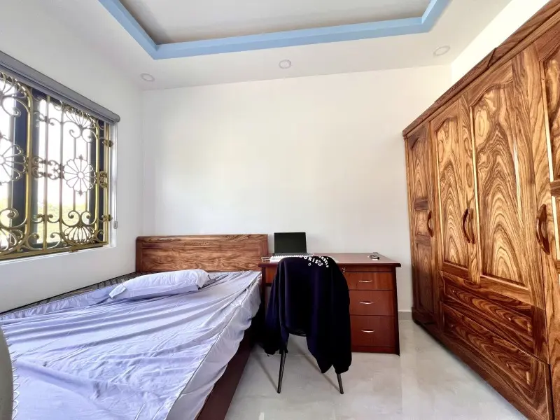 Nhà căn góc 4 tầng mặt tiền công viên Linh Trung, 90m², Vỉa hè đậu ôtô, Giá chỉ 12.5 tỷ