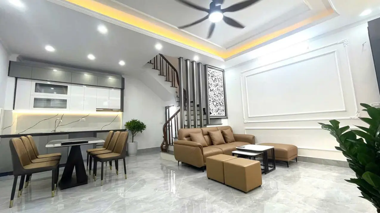 Bán nhà Khương Đình, 5 tầng ở ngay, tặng full nội thất, giá chỉ 7.8 tỷ, 55m² sử dụng