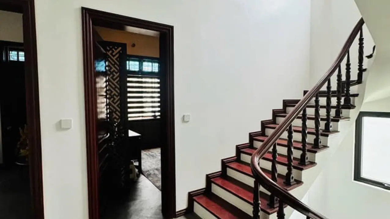 Siêu phẩm nhà Ngọc Thụy Long Biên, 4 thoáng, gara ô tô, biệt thự sân vườn, hàng xóm Khai Sơn