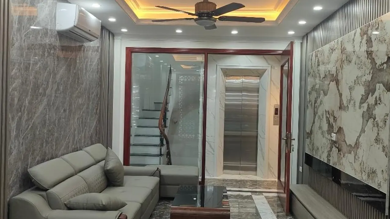 Nhà 6 tầng thang máy Hoàng Như Tiếp, full nội thất, vị trí VIP trung tâm Long Biên