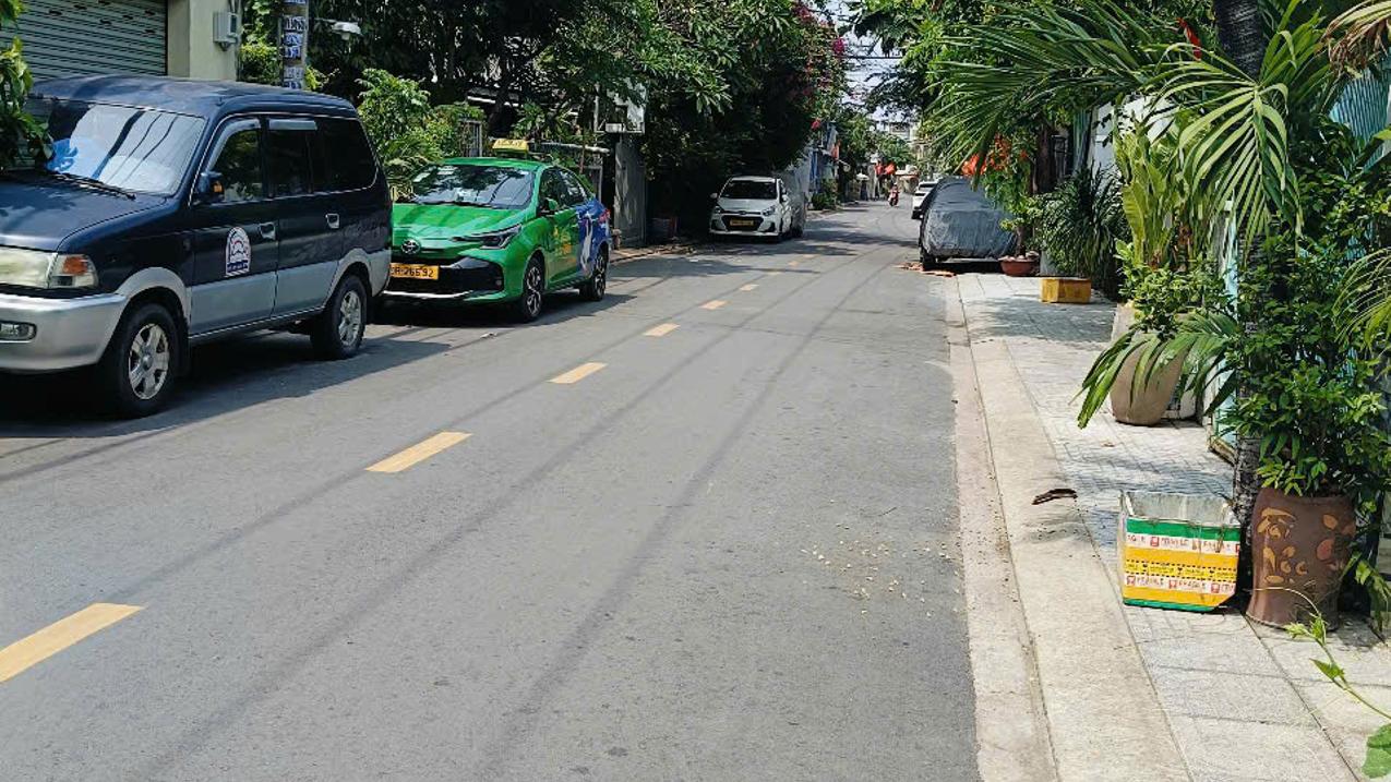 Gấp bán giảm 100 triệu, giá mới 3.6 tỷ, nhà 2 tầng tại Hiệp Thành