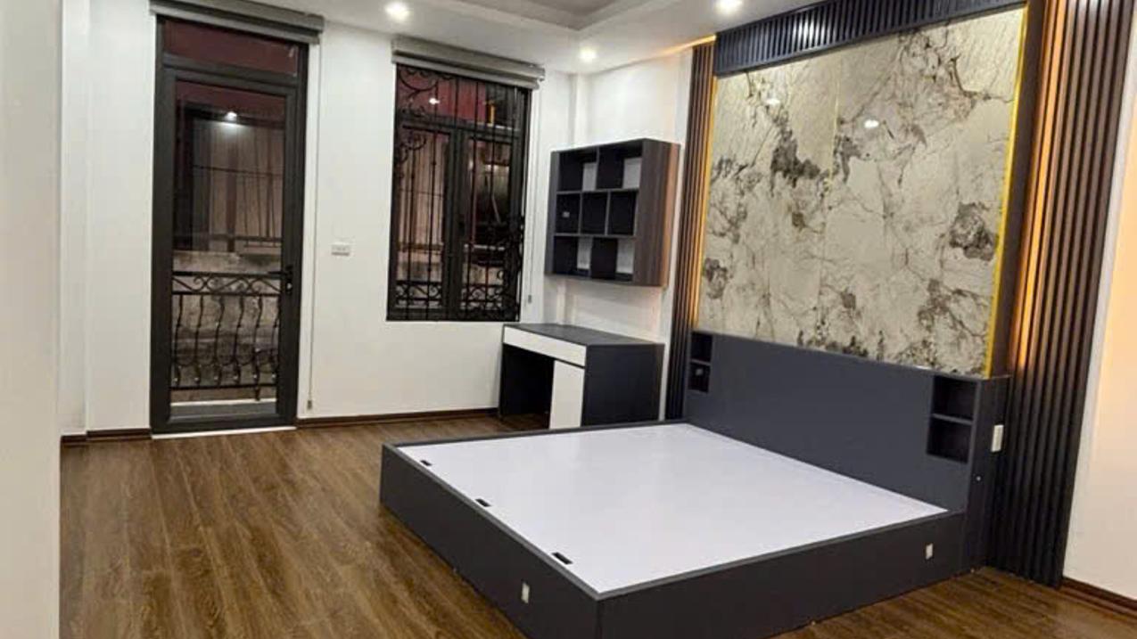 Bán nhà Giải Phóng, giá siêu hiếm gần phố, mới tinh, tặng full nội thất 35m2 x 5 tầng, chỉ 6,6 tỷ