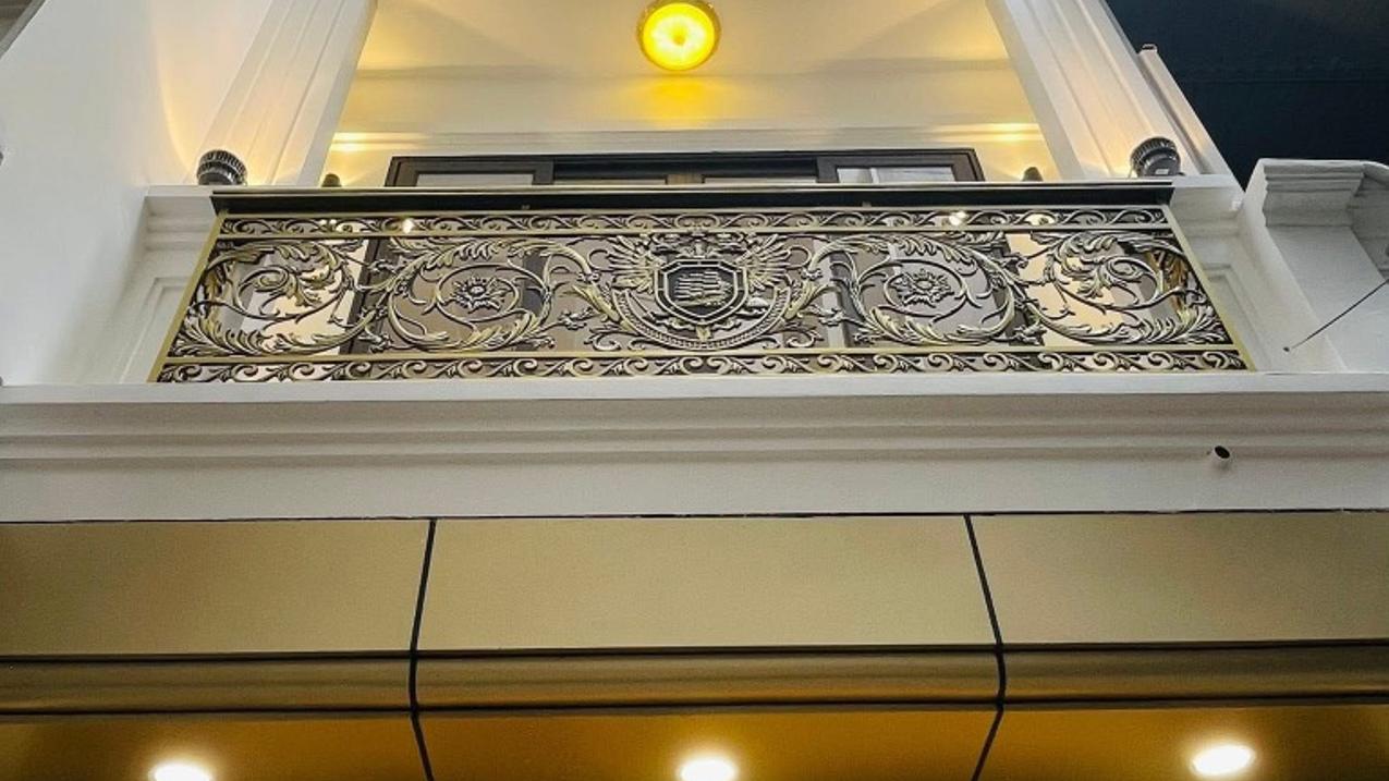 Siêu phẩm nhà thang máy Nguyễn An Ninh, oto đỗ cổng, nhà mới siêu đẹp, 50m2, giá 12 tỷ