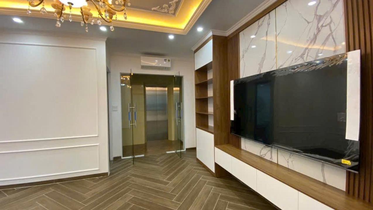 Siêu hiếm, nhà 6 tầng thang máy phố Vũ Trọng Phụng, gần chợ thuốc Hapulico, giá chỉ 9.8 tỷ