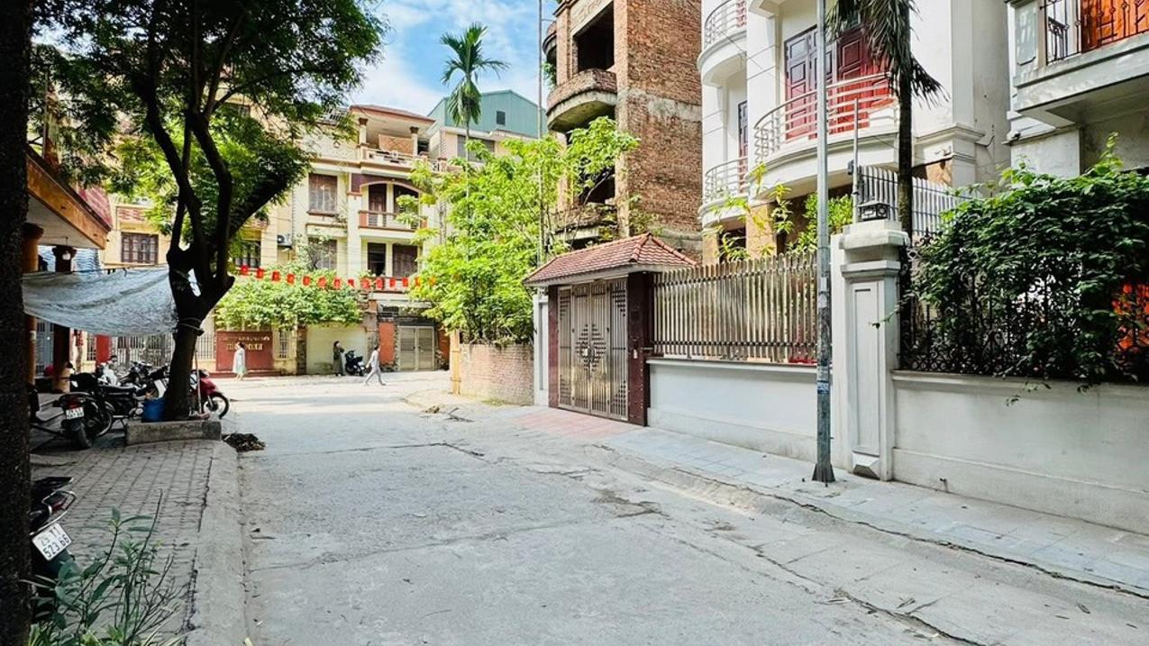 Biệt thự Phùng Khoang, ô tô tránh, kinh doanh văn phòng đỉnh, giá 31 tỷ