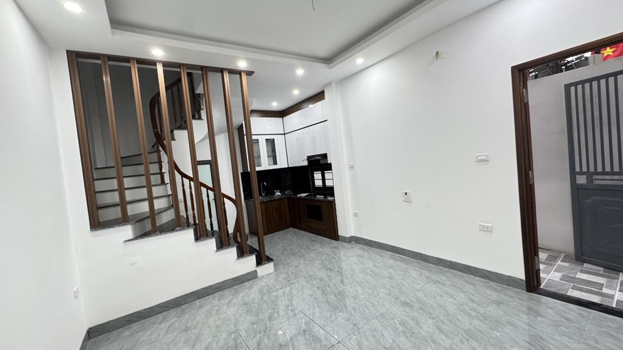 Bán nhà 5 tầng, 41m2, Ngọc Thụy, Long Biên, giá 6.8 tỷ, sổ đỏ chính chủ