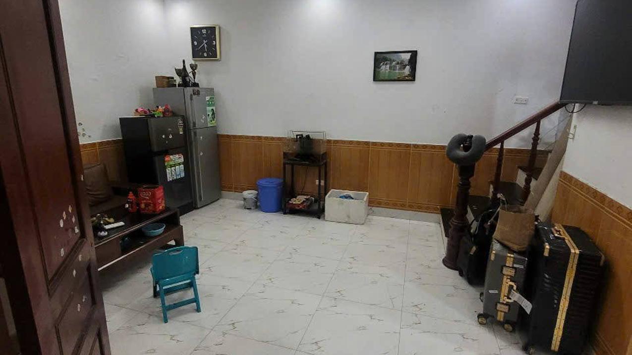 Chính chủ bán gấp nhà mặt tiền rộng, ngõ thông 97 Quan Nhân,  DT: 35 m2, 4 tầng.  6,9tỷ.