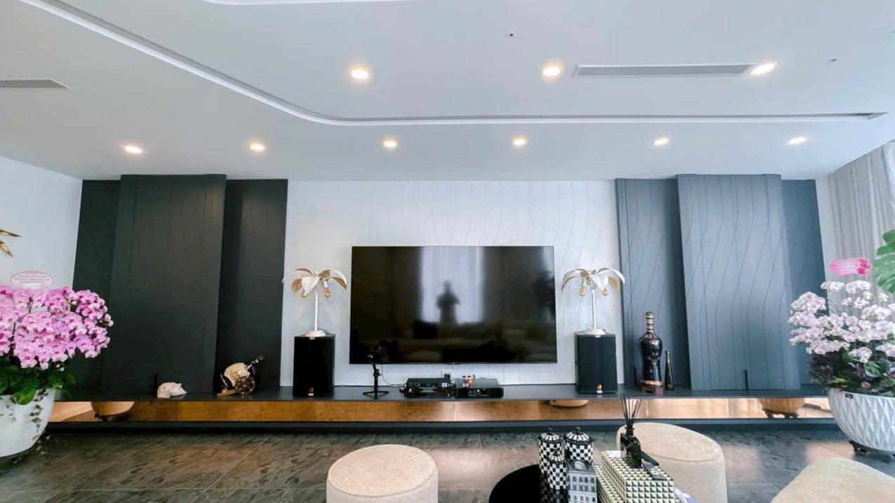 Bán nhà mặt phố Nguyễn Khuyến, Đống Đa, 65m², 5 tầng, 4 phòng ngủ, giá 24.7 tỷ