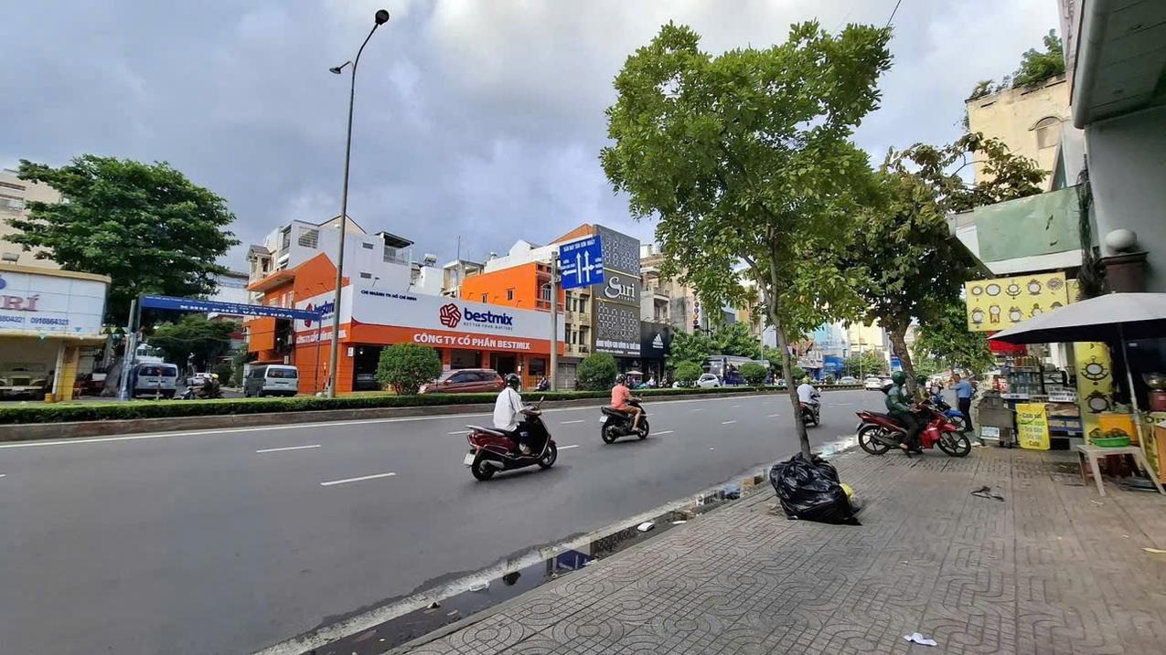 Bán nhà mặt tiền Cộng Hòa, gần ETOWN, 4 tầng, DT: 4.6x14m chỉ 16.9 Tỷ