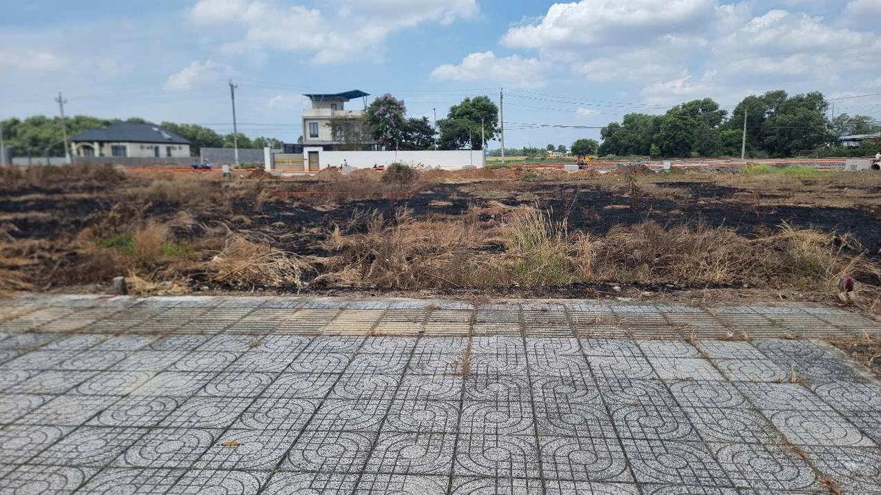 Bán Đất Mặt Tiền Đường Hương Lộ 2, Thành Phố Bà Rịa, Giá bán 1.95 tỷ thương lượng