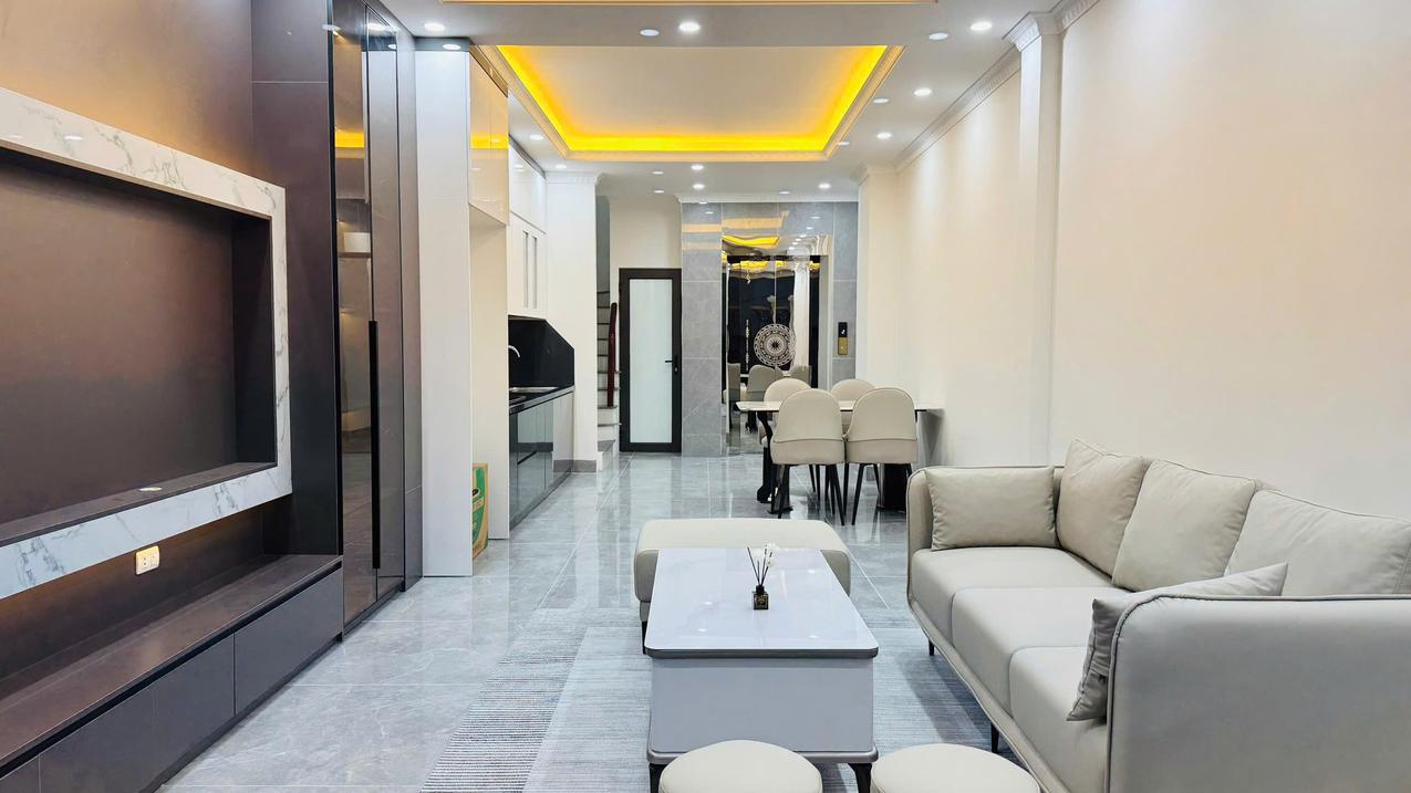 Cần bán căn nhà 6 tầng, 54m2 có thang máy tại Phúc Lợi, giá chỉ hơn 7 tỷ