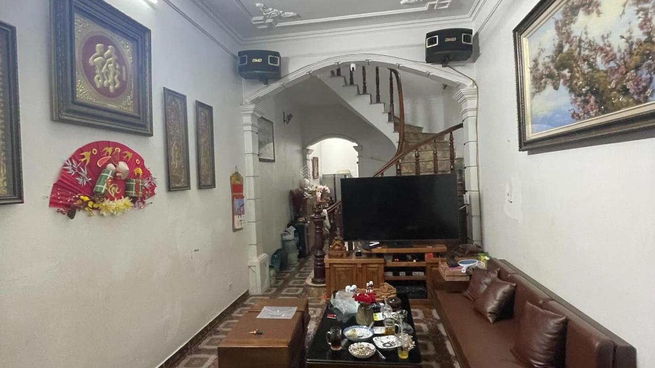 Chính chủ cần bán nhà 3 tầng Nguyễn Văn Cừ, Long Biên, Ô tô vào nhà, Sổ đỏ chính chủ, Giá 17.2 tỷ