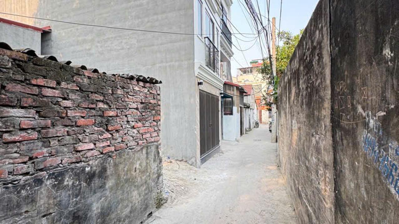 Bán lô đất 2 mặt tiền đường ở Đức Diễn, Bắc Từ Liêm, Hà Nội, diện tích 36m2, giá 4 tỷ 4