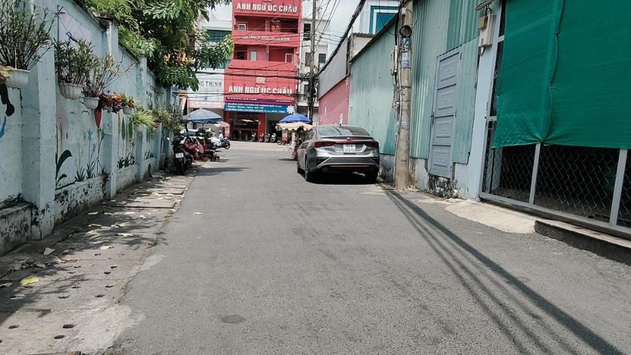 Bán nhà 3 tầng, Linh Chiểu,  Trung tâm thủ Đức, Chỉ 84.9tr/m2, Sổ hồng riêng, vuông vức