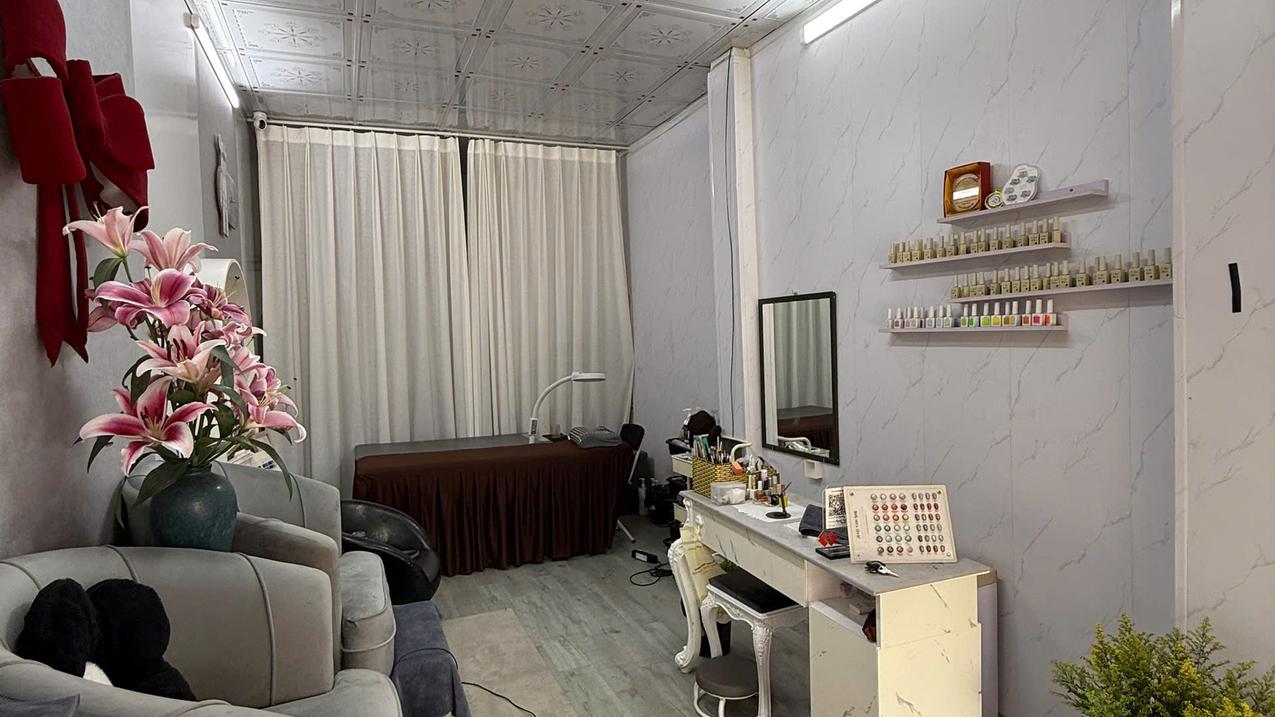 Chính chủ nhượng slot làm nail/mi giá rẻ, đầy đủ đồ, Khu Vĩnh Hưng, Hoàng Mai, chỉ 18 triệu