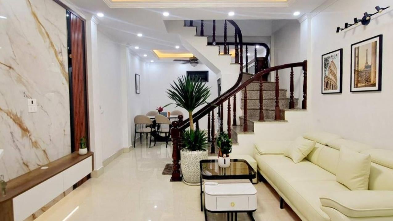 Bán nhà đẹp 4 tầng gần KĐT Đại Kim, Hà Nội, Tặng full nội thất, Giá tốt, Sổ đỏ chính chủ giao dịch ngay