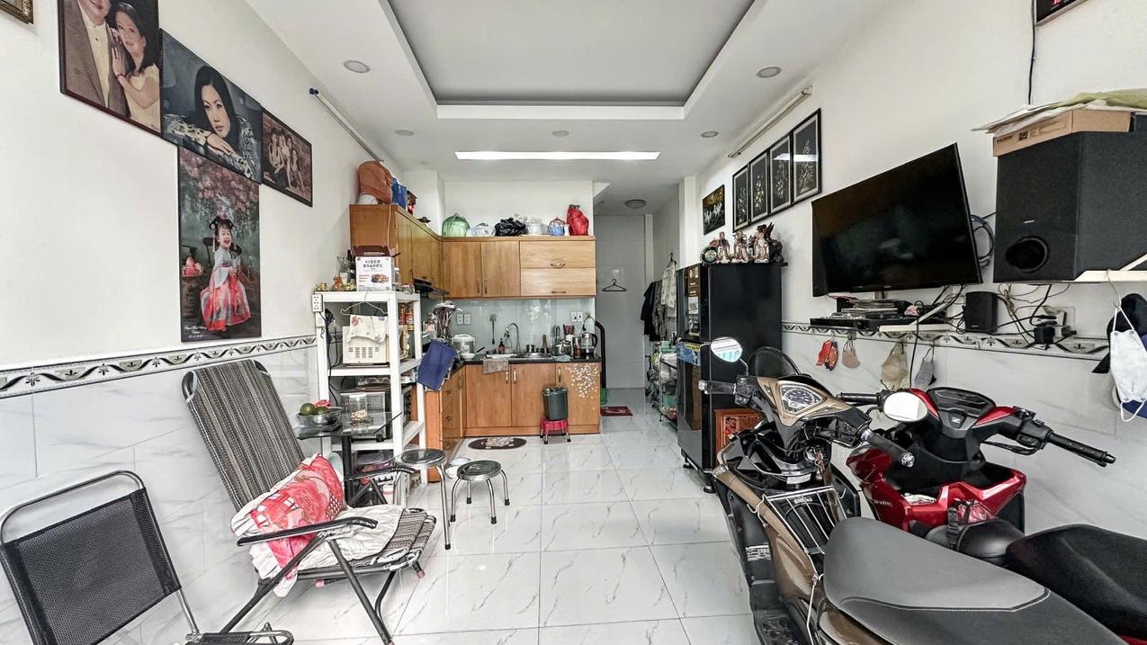 Bán nhà Gò Vấp, 3 tầng, hẻm ô tô, gần công viên Làng Hoa, giá chỉ 4.58 tỷ