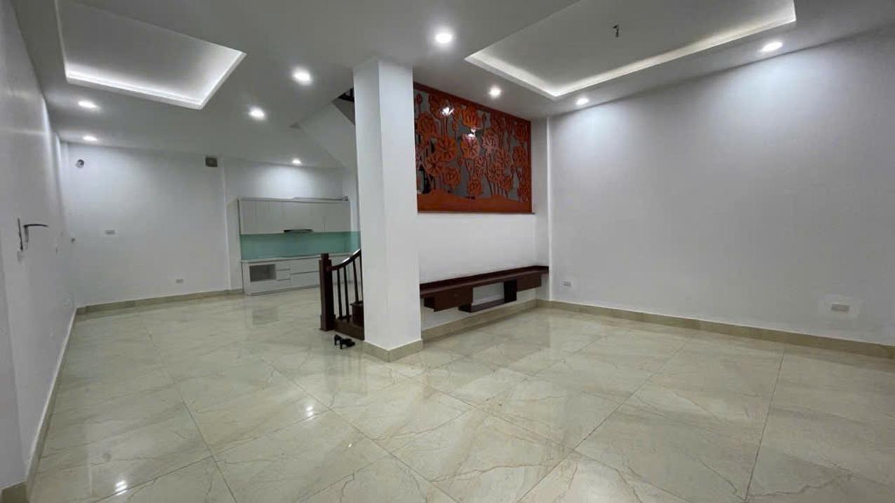 Bán nhà Ba Đình, La Thành, 90m², ngõ ô tô, kinh doanh văn phòng, 19.6 tỷ