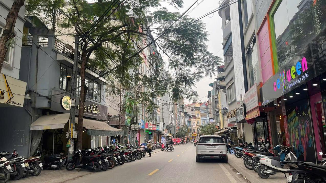 Bán nhà phố Tôn Thất Tùng, gara ô tô, 2 mặt thoáng, 20m ra phố, 78m², 22 tỷ