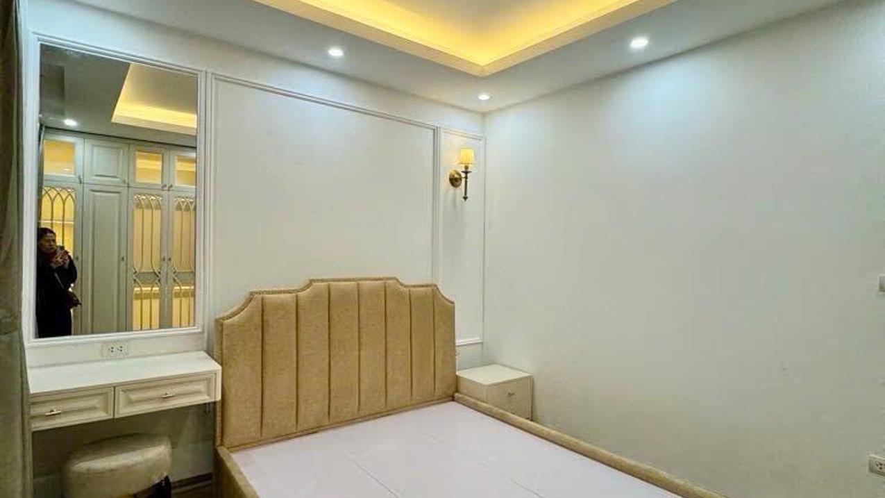 Chính chủ bán nhà ngay trung tâm quận Thanh Xuân, Hà Nội, 5 Tầng Mới, Ngõ Thông, 4PN Rộng, 35M2, 6.8 TỶ