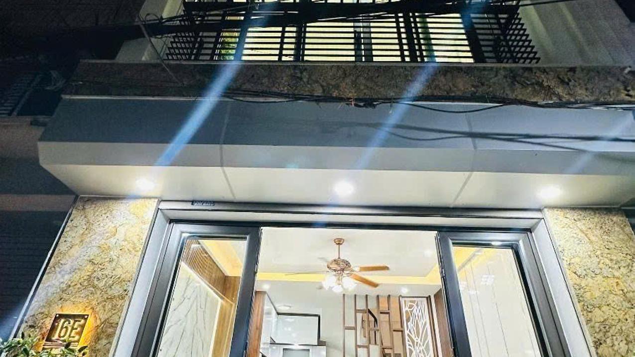 Nhà đẹp Trương Định, 5 tầng mới, mặt tiền kinh doanh, ngõ thông, giá 7.8 tỷ