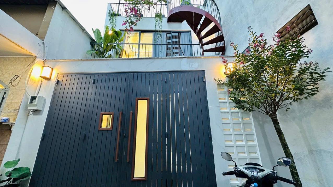 Bán nhà 3 tầng đẹp, Quang Trung, P10 Gò Vấp, giá chỉ 3.9 tỷ, full nội thất, sổ hồng riêng