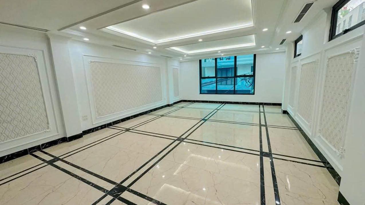 Bán nhà mặt phố Đội Cấn, Ba Đình, 63m², 5 tầng, giá 25.9 tỷ