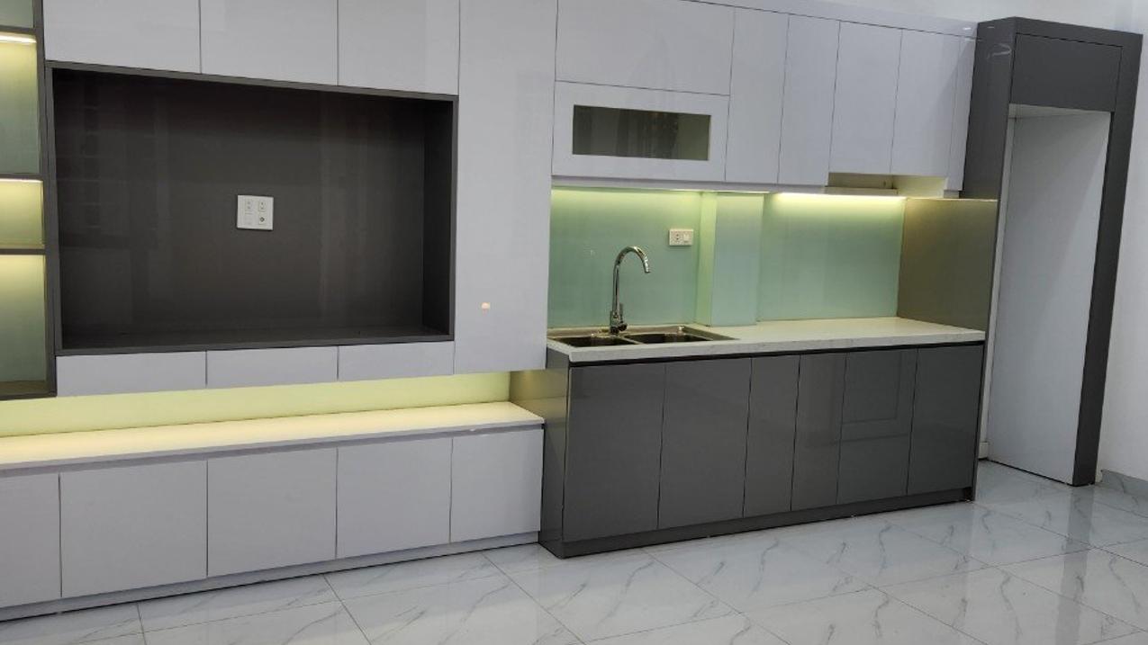 Bán nhà cạnh chợ Đại Tự, Hoài Đức, 5 tầng, nội thất mới 100%, giá hơn 5 tỷ
