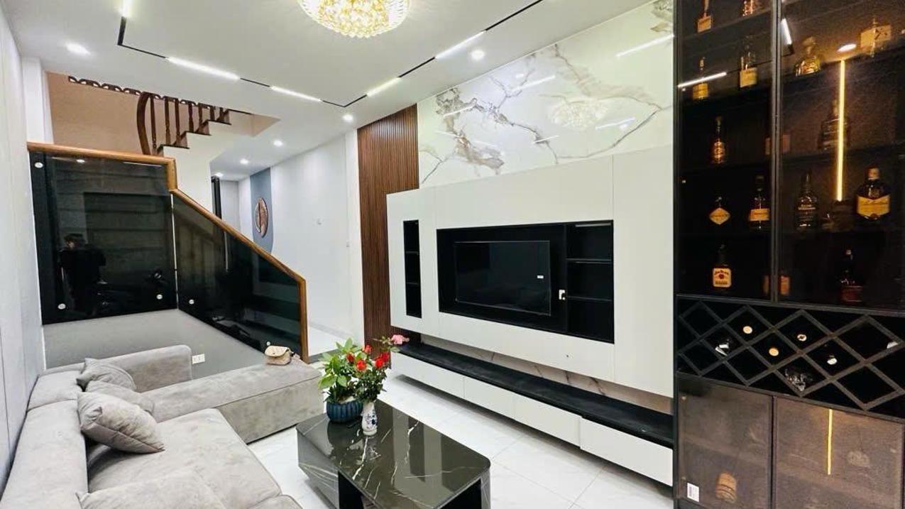 Bán Nhà Nguyễn Trãi, Nhân Chính, 37m² 5 tầng, gần phố, đầy đủ nội thất, giá chỉ 5 tỷ 850 triệu
