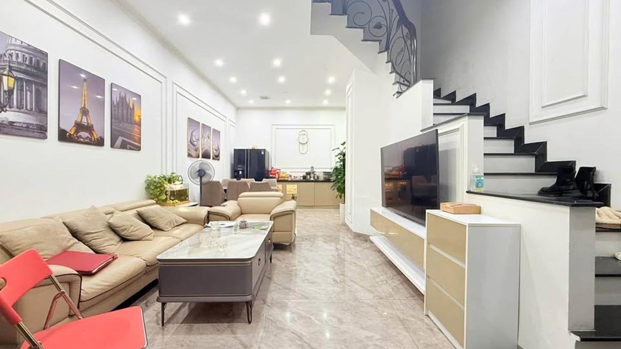 Bán nhà 4 tầng Nguyễn Trãi, Thanh Xuân, 39m², giá chỉ 5.7 tỷ, gần Royal City