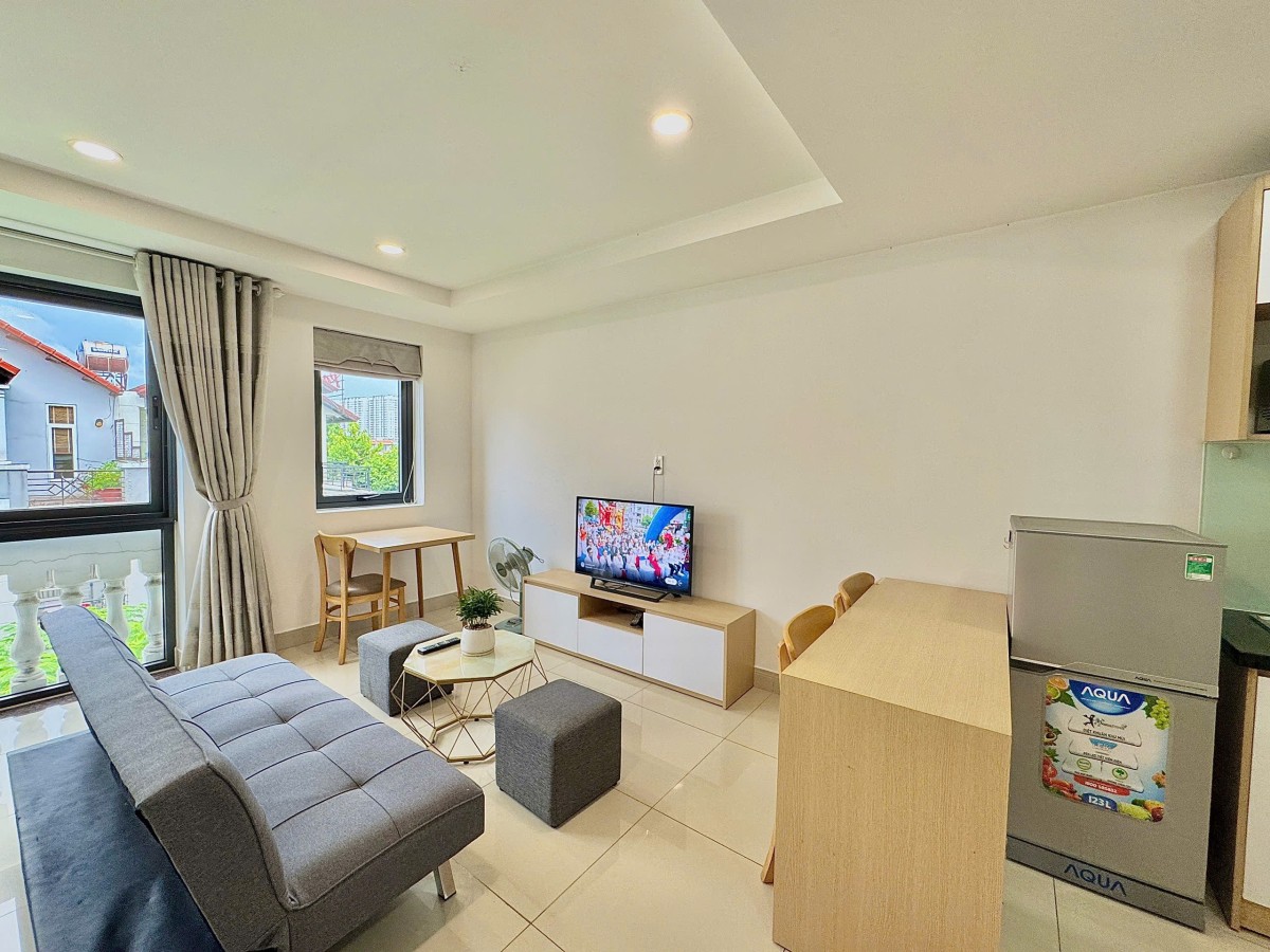 Cho thuê studio Phú Mỹ Hưng, Quận 7, gần Crescent Mall, RMIT, TDT 45m2 full nội thất, giá 10 triệu