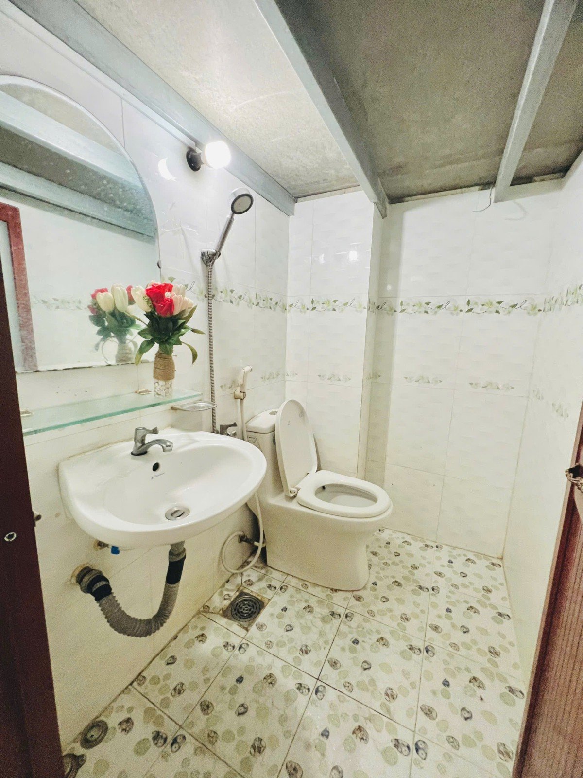 Phòng trọ gác cao 2m – Full tiện nghi, Giờ giấc tự do, Ngay Trường Chinh, Tân Bình